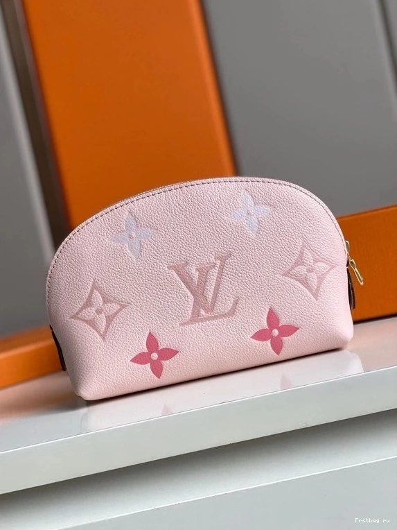 First bag ru VUITTON POUCH COSMETIC LOUIS 0722